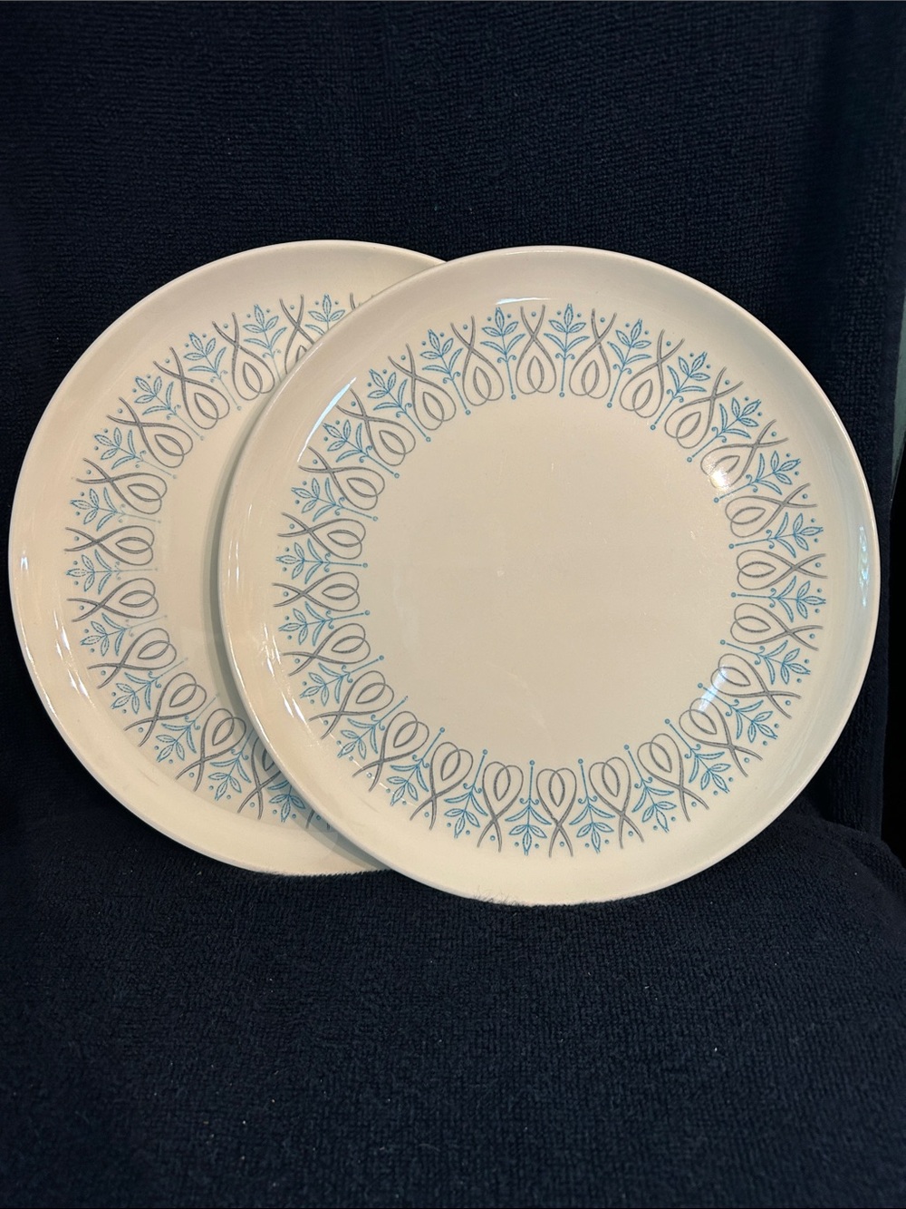Taylor Smith Taylor Ivory Colorcraft Adagio MCM Dinner Plates Set of 2